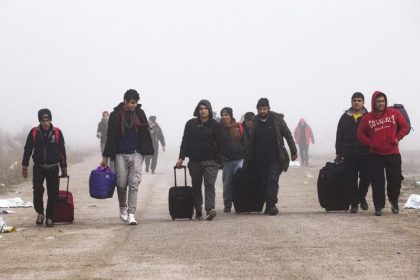 “Spiegel”: Schäuble spart 450 Millionen Euro bei Flüchtlingskosten – 2017 werden 22 Milliarden eingeplant