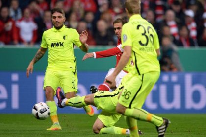 Bayern beim Badstuber-Comeback ins Achtelfinale