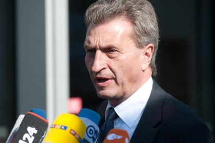 Oettinger: Bundesregierung muss Angebot zum EU-Haushalt nachbessern – Deutschland soll mehr an die EU zahlen