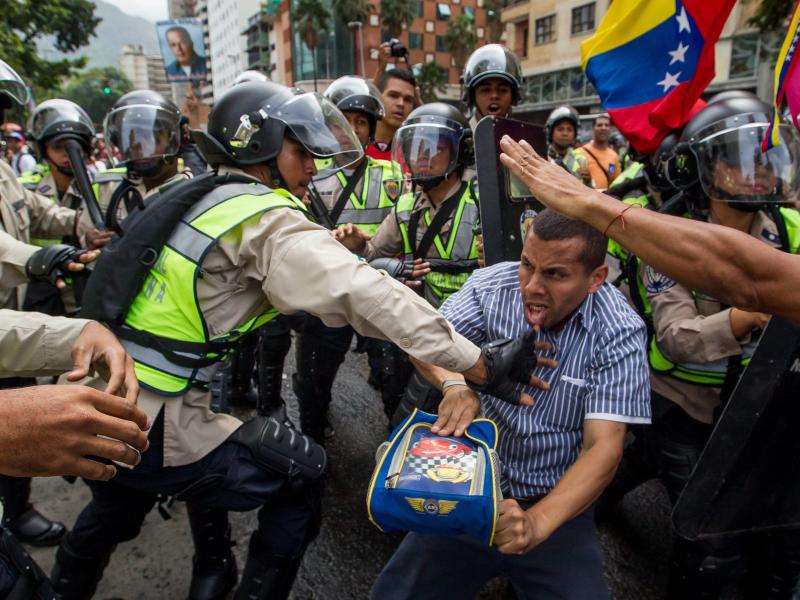 Regierung und Opposition in Venezuela einigen sich auf politische Gespräche