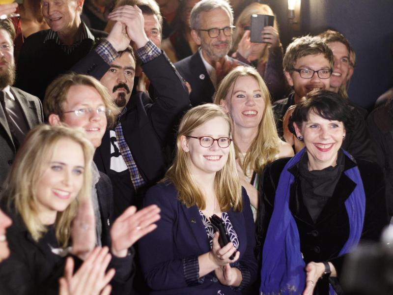 Island wählte neues Parlament – Koalitionen in Verhandlung