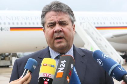 Gabriel will in China Abbau von Investitionshürden für deutsche Firmen fordern