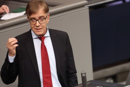 “Schwarzer Tag für die Welt”: Linken-Fraktionschef zu Trump-Wahl
