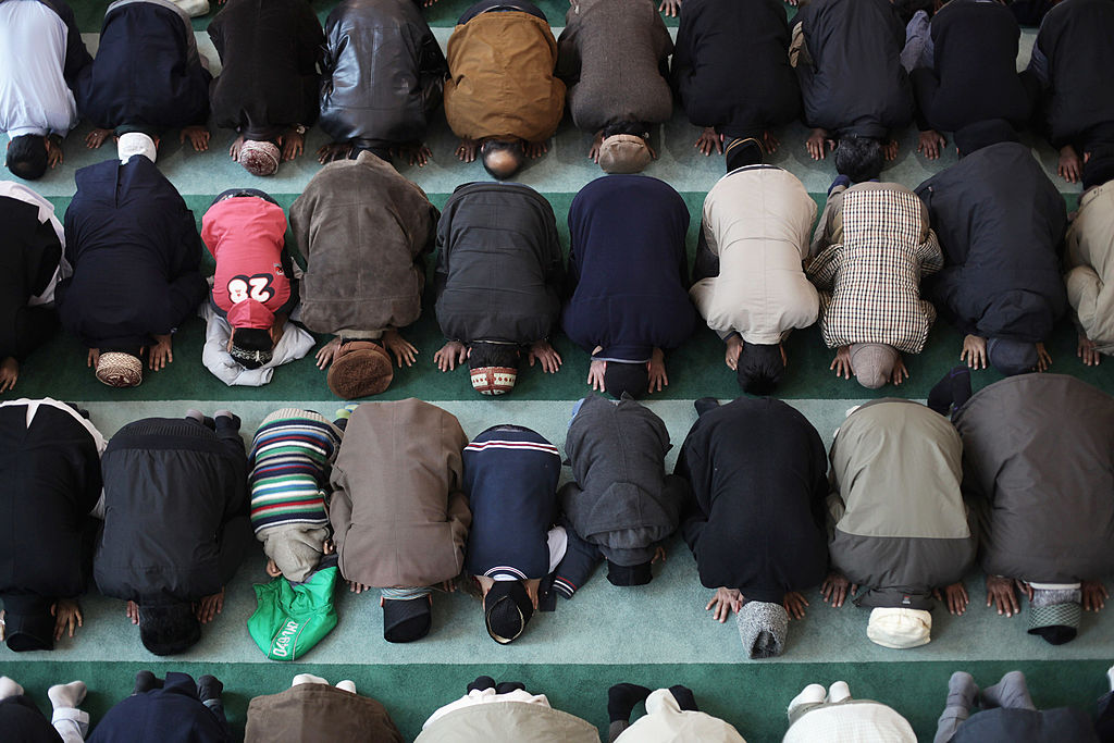 Muslimische Feiertage in Deutschland? – De Maizières Vorschlag stößt in eigenen Reihen auf Kritik