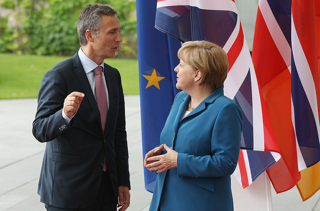 Nato-Generalsekretär Stoltenberg und Merkel besprechen strittige Gipfel-Themen