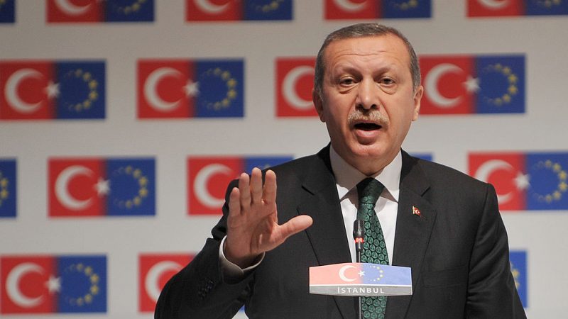 Erdogan warnt Nato vor Annahme von Asylanträgen türkischer Offiziere
