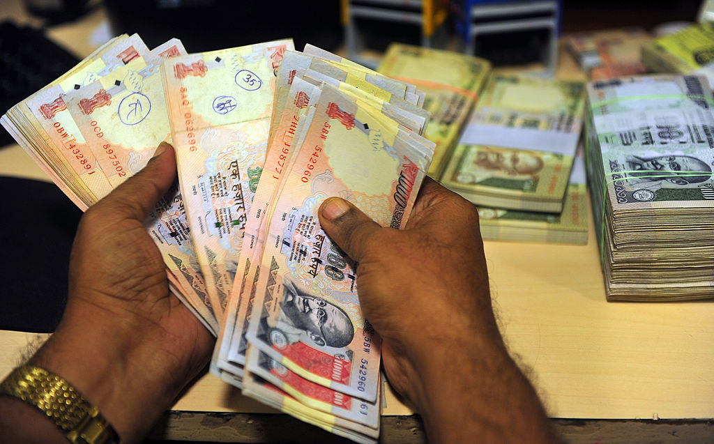 Indien erklärt über Nacht alle großen Geldscheine für ungültig