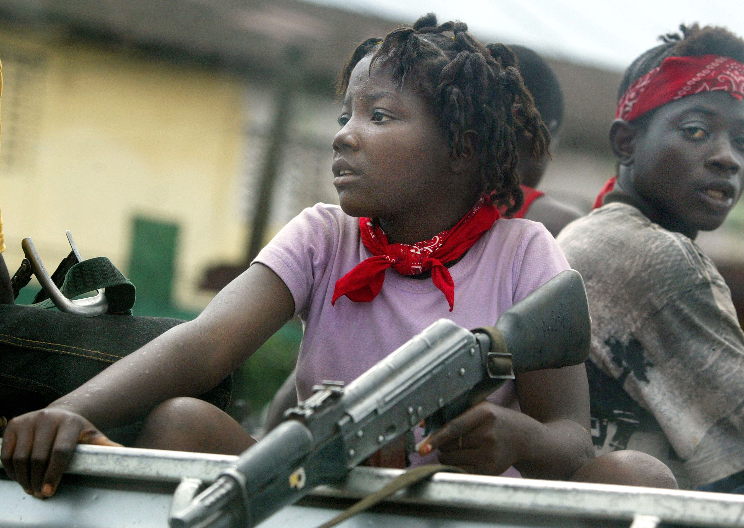 250.000 Kindersoldaten weltweit: Bündnis gegen Kindersoldaten fordert von Bundesregierung Stopp von Waffenexporten