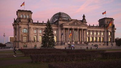 Unglück bei Gang zu Behördentoilette ist Dienstunfall