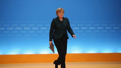 Kanzlerin Merkel bei Vierer-Treffen in Versailles