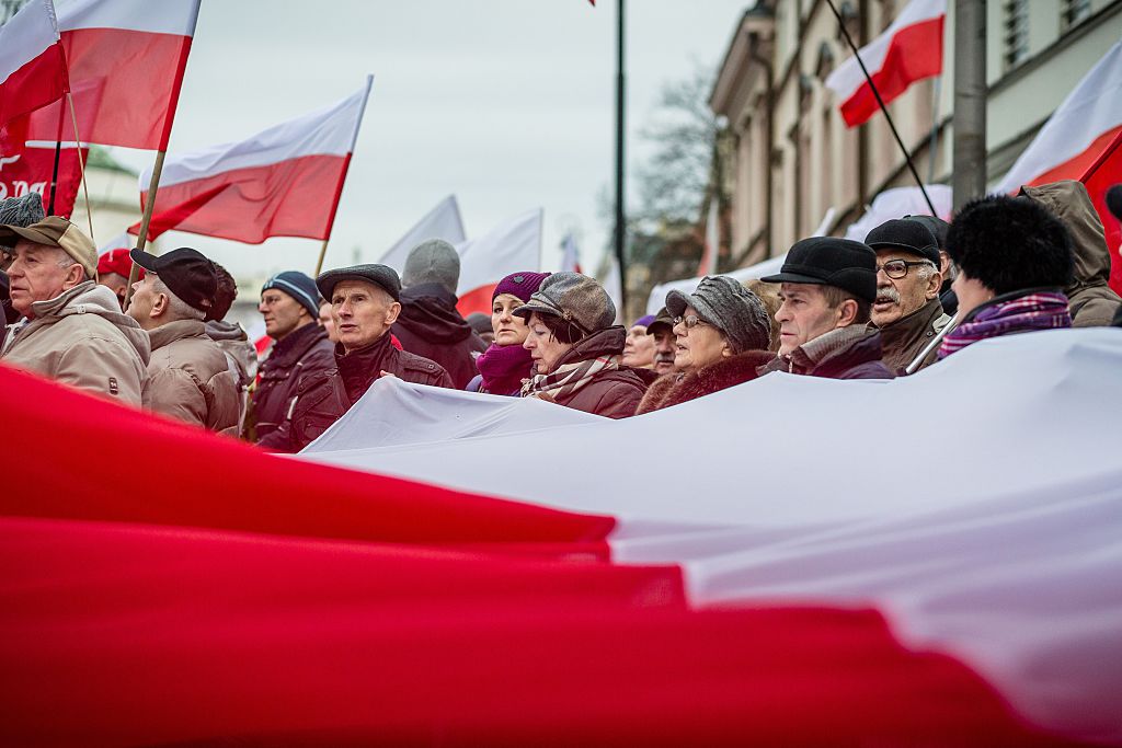 Demonstranten bleiben auch an Feiertagen standhaft: Weihnachtsessen im polnischen Parlament