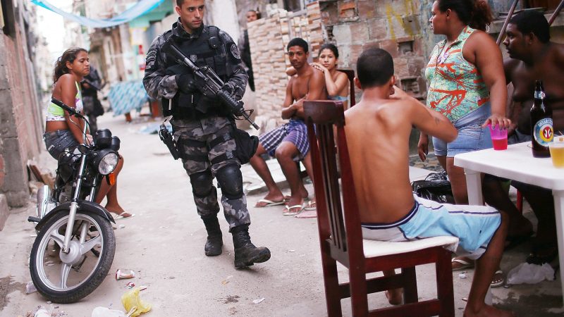 Überfälle und Kriminalität: Die Brasilianische Armee übernimmt Sicherheitsaufgaben in Rio