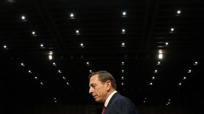 Trump spricht auf Suche nach Außenminister mit Ex-General Petraeus