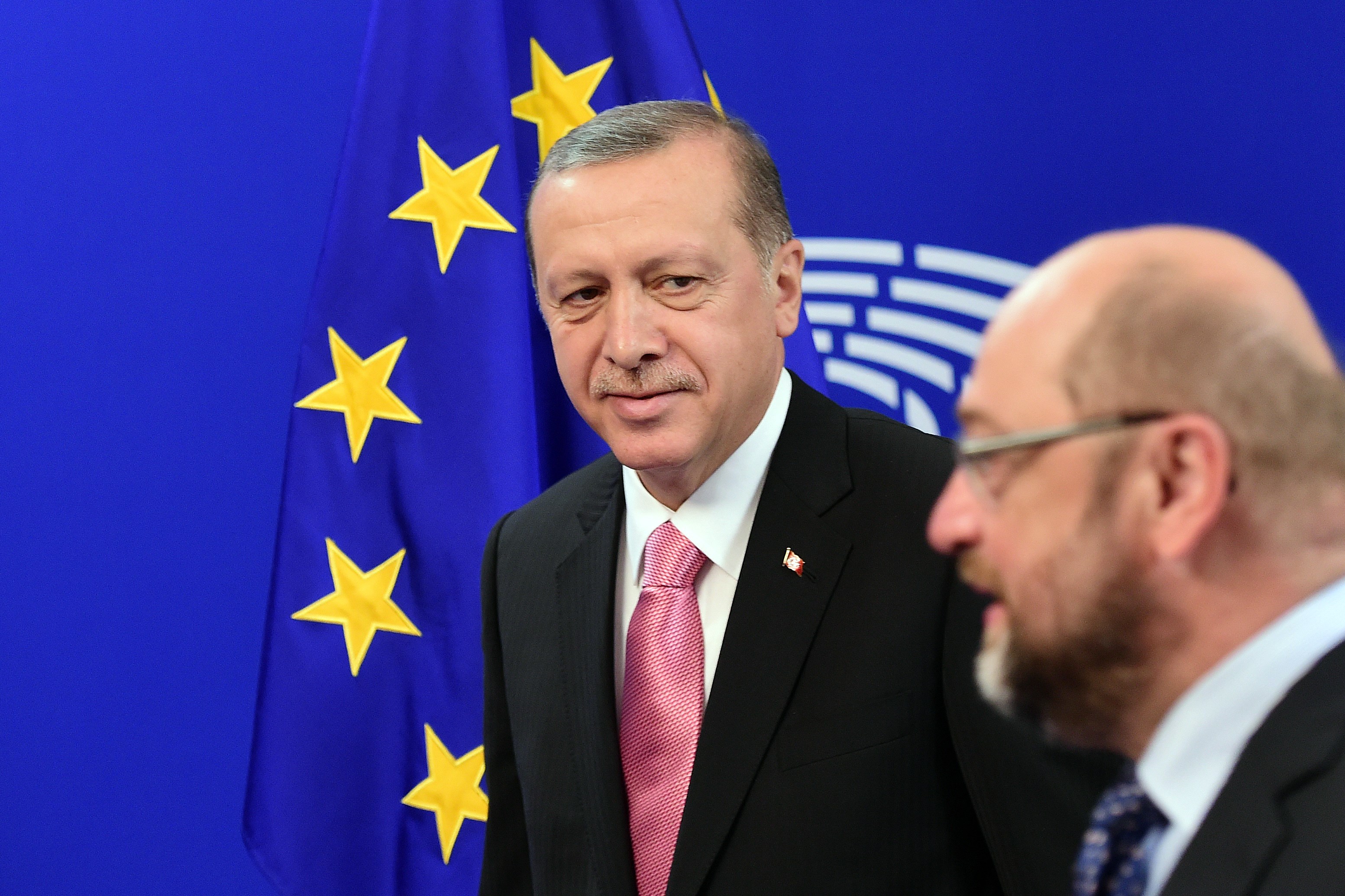Schulz lehnt rasche Visa-Liberalisierung für Türkei ab