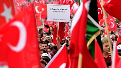 Repressionen in der Türkei: Integrationsbeauftragte befürchtet verstärkte Asylanfragen von Türken