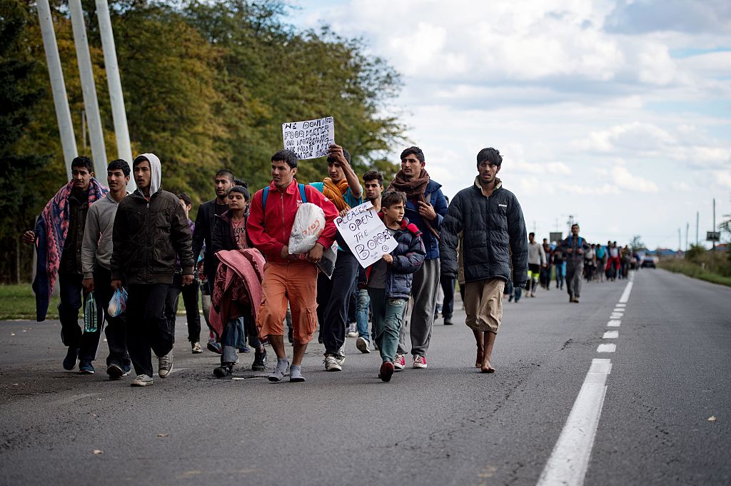 Trotz Schließung der Balkanroute: Bereits 10.000 Flüchtlinge in Serbien – Nur 540 beantragten Asyl