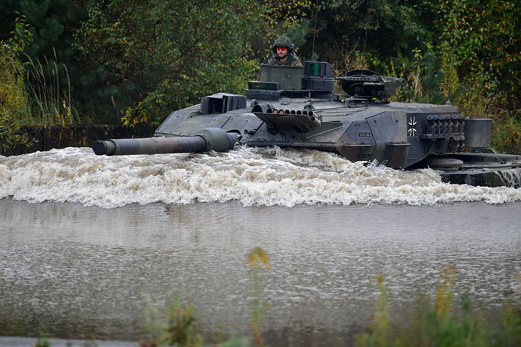 Hellmich: Es „ist unfassbar“ – großer Teil der Kampfpanzer „Leopard 2“ nicht einsatzbereit