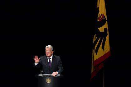 Gauck findet “Heimat”-Begriff gut und sagt: Migranten müssen Deutschland und seine Werte akzeptieren