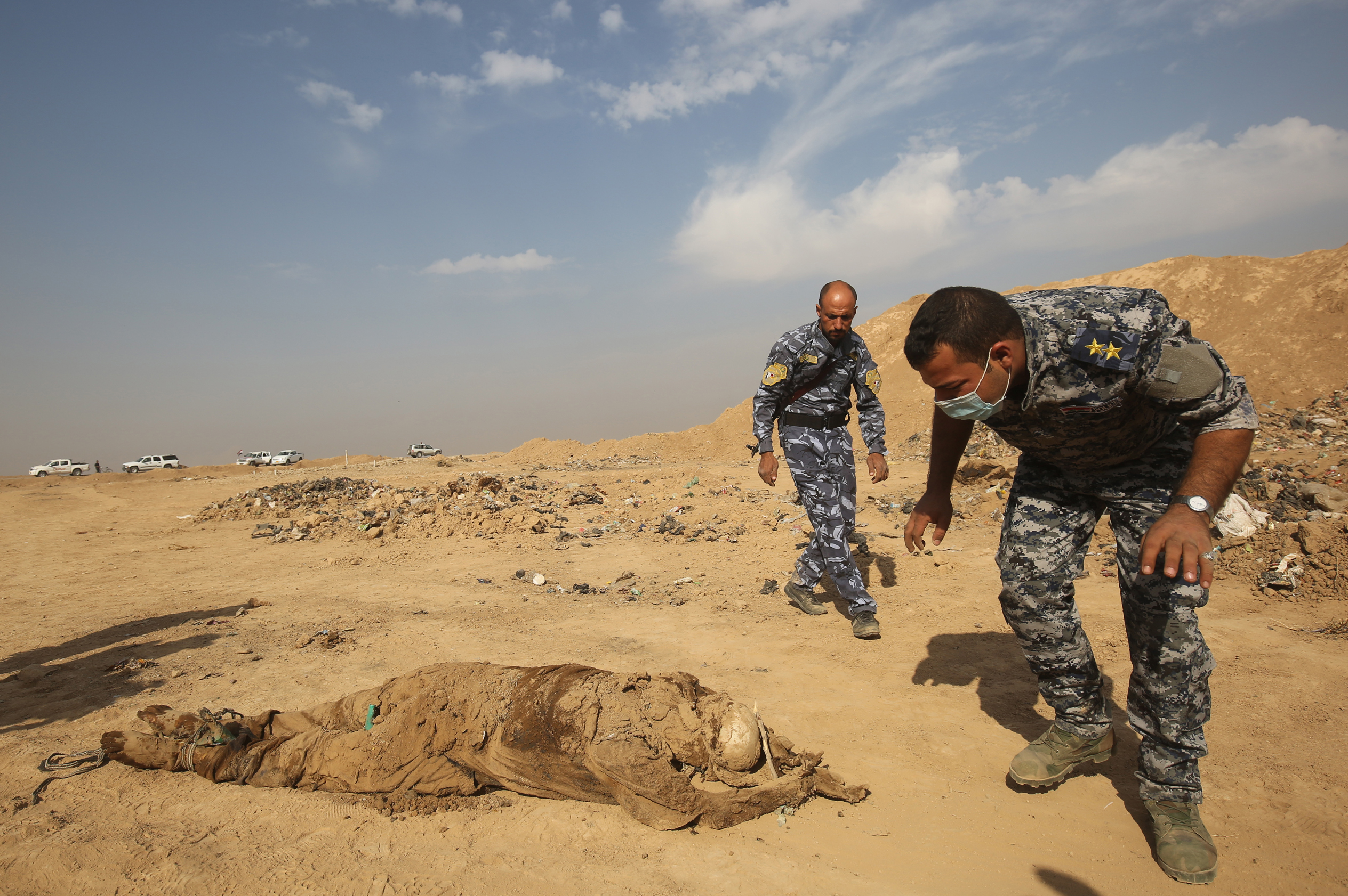 IS ermordete 300 Polizisten: Neues Massengrab in Mossul entdeckt