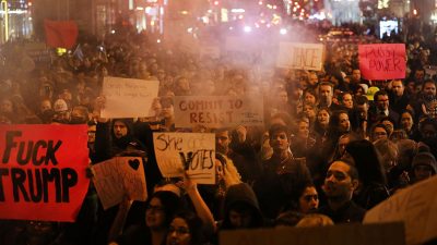 Tausende Demonstranten gehen in USA gegen Trump auf die Straße