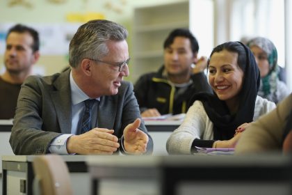 „Deutschland ist vielfältiges Einwanderungsland“ soll ins Grundgesetz – Integrationsgipfel “Abschaffung der alten Bundesrepublik”?