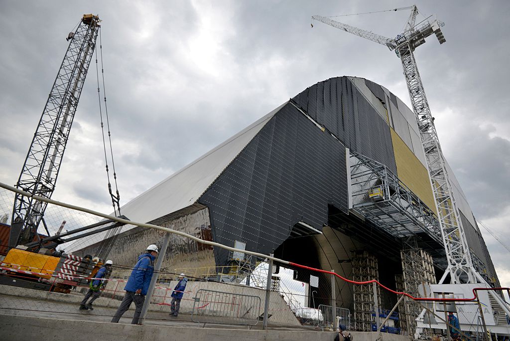 Neue Schutzhülle für Atomruine Tschernobyl wird übergeben