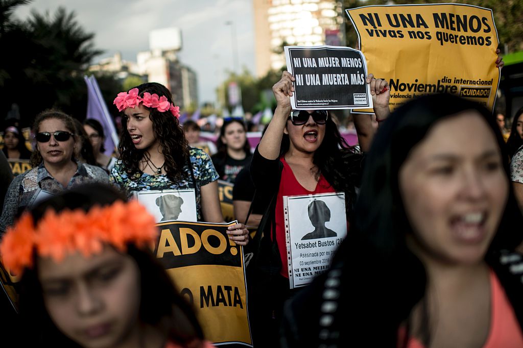 Zehntausende Demonstranten in Lateinamerika prangern Gewalt gegen Frauen an