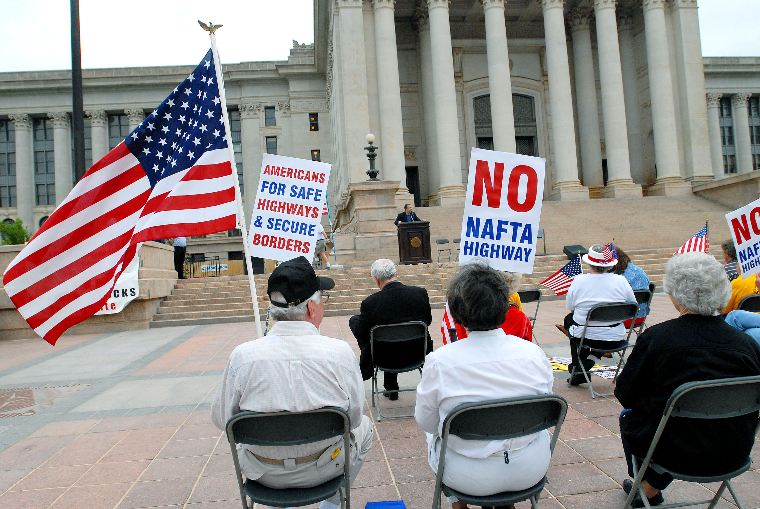 US-Regierung leitet Neuverhandlungen über Freihandelsabkommen Nafta ein