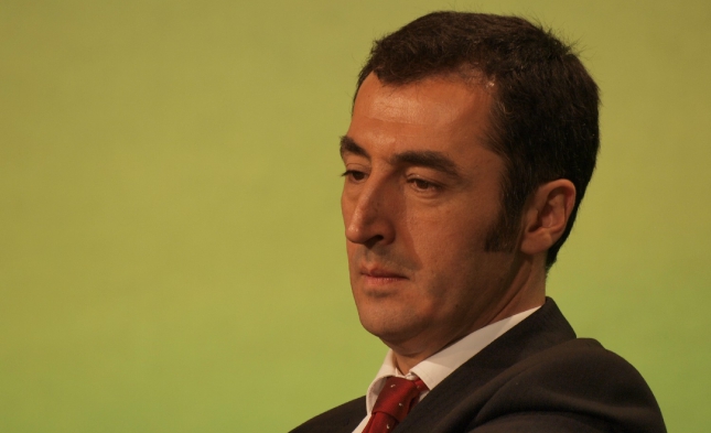 Özdemir verärgert über Protest gegen Zetsche-Auftritt bei Grünen-Parteitag