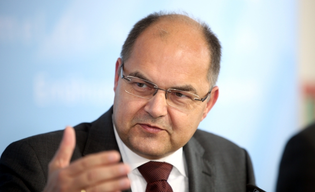 CSU-Vize Schmidt: Kritik an CDU einstellen