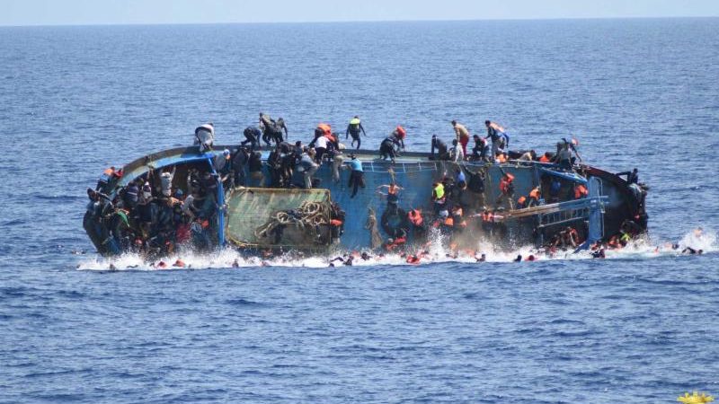 2016 kamen 180.000 Migranten übers Mittelmeer – Boote kentern vor der libyschen Küste