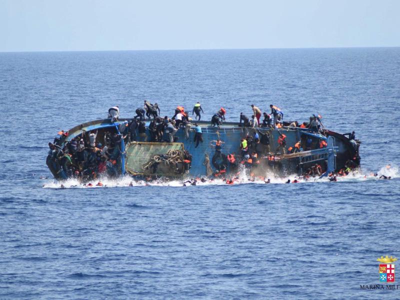 2016 kamen 180.000 Migranten übers Mittelmeer – Boote kentern vor der libyschen Küste