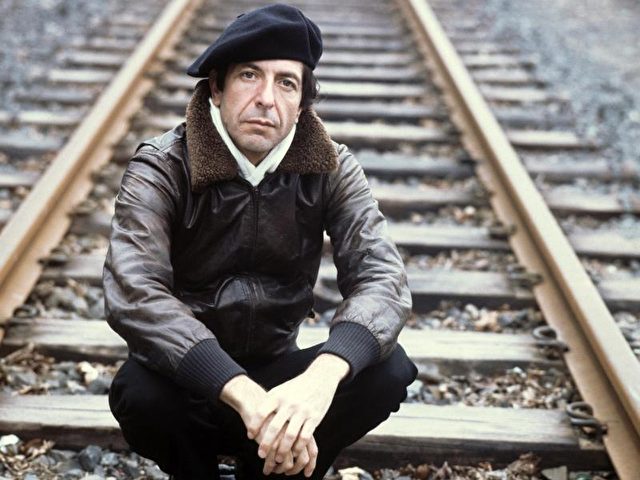 Leonard Cohen 1976 in Frankfurt. Foto: Istvan Bajzat/dpa