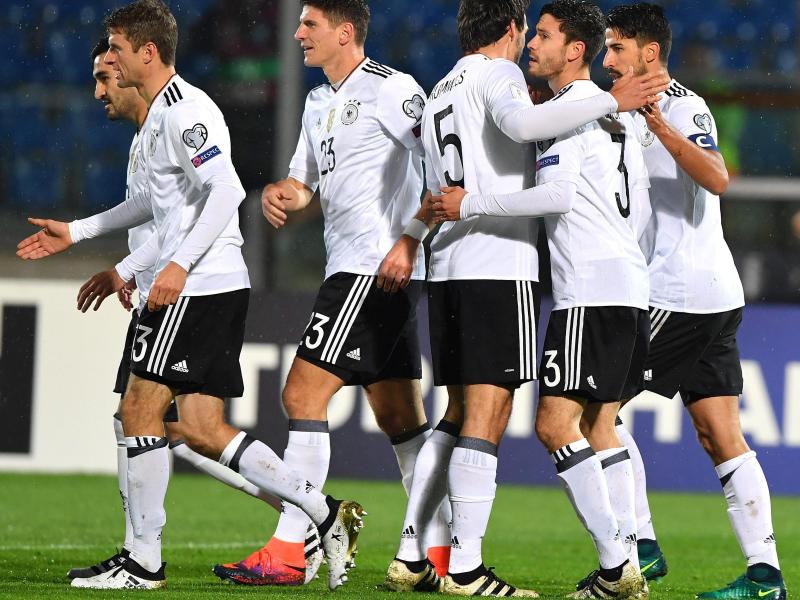 DFB-Team mit 8:0-Sieg bei Schmuddelwetter in San Marino