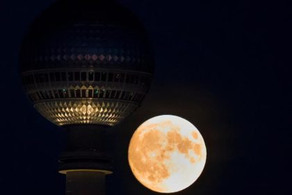 Nachthimmel: Das neue Jahr beginnt mit einem „Wolfsmond“