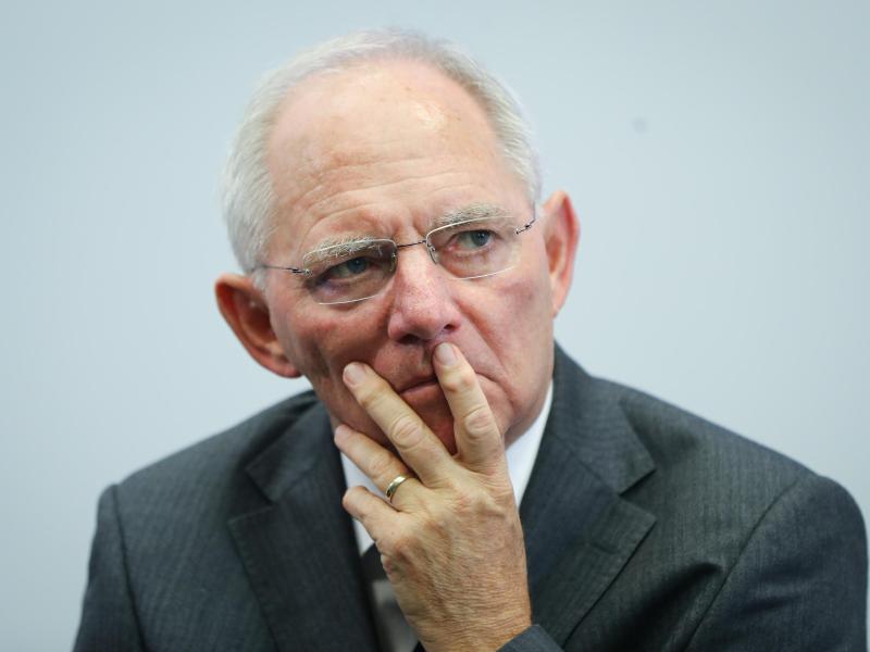 Schäuble kritisiert Ackermann in Bonus-Debatte
