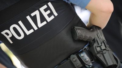 Polizeischüsse in Münster: Aggressiver Mann mit zwei Messern gestoppt
