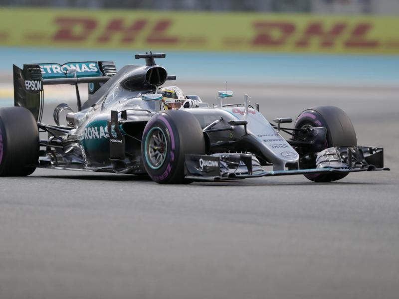 Hamilton rast vor Rosberg zur Pole Position