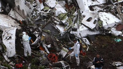 Medien: Treibstoffmangel womöglich Ursache für Flugzeugabsturz in Kolumbien