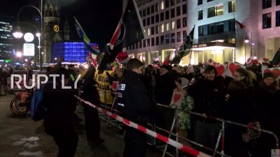 VIDEO aus Berlin: Lautstarke Proteste gegen und für aktuelle Flüchtlingspolitik