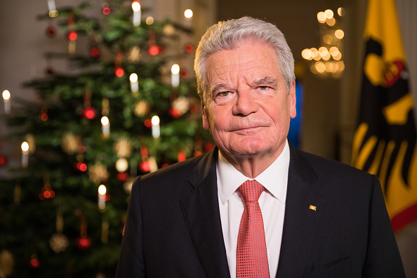 Gauck ruft nach Anschlag in Weihnachtsansprache zu Mitmenschlichkeit und Zusammenhalt auf