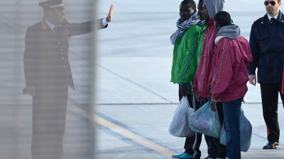 Menschenrechtsgerichtshof verurteilt Italien: Migranten auf Lampedusa unzulässig eingesperrt