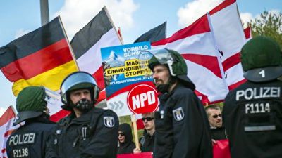 Experte befürchtet ohne NPD-Verbot auch Auftrieb für AfD