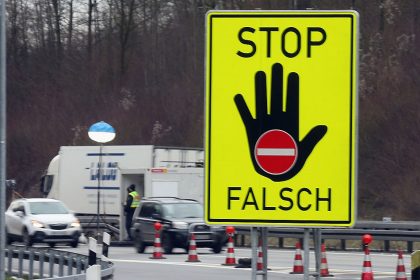 Rund-um-die-Uhr-Kontrollen an Autobahn-Grenzübergängen
