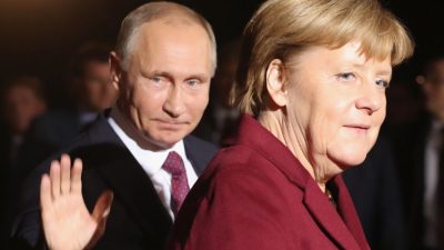 CDU in Panik: Will Putin die Kanzlerin mittels „Fake-News” stürzen? – Kreml nennt Einmischung in Wahlkampf „totalen Unsinn“