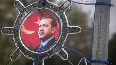 Türkische Regierung entlässt mehr als 8300 Mitarbeiter aus dem Staatsdienst