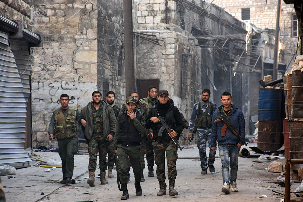 Syrische Armee stürmt letzte vom IS kontrollierte Stadt im Land – ist der Krieg bald vorbei?
