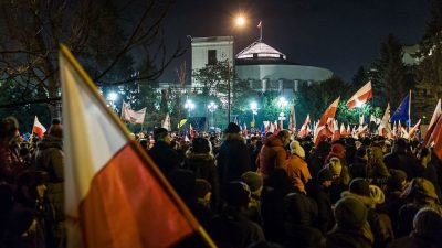 Kaczynski verurteilt Proteste im polnischen Parlament als „Putschversuch“