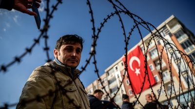Türkei: Mindestens 14 türkische Soldaten bei Selbstmordanschlag getötet – Unruhen folgen