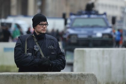 Nach Berlin-Anschlag: Entlasteter Verdächtiger beschuldigt Polizei der Misshandlung